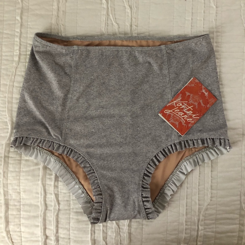 Kortni Jeane all ruffled up bottoms